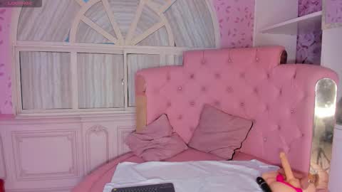 Snapshot of valentina_cortes72 chatting on October 2025 10:21:01 PM Valentina online show from October 2025 10:21:01 PM