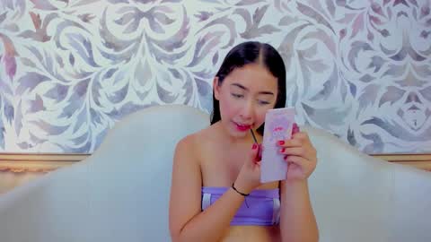 Snapshot of valentina_cortes72 chatting on October 2025 04:58:01 AM Valentina online show from October 2025 04:58:01 AM