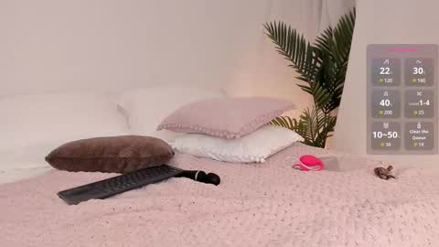 VALENTINA  online show from November 2025 12:25:01 AM