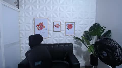 Valentina  online show from February 2025 10:45:01 PM