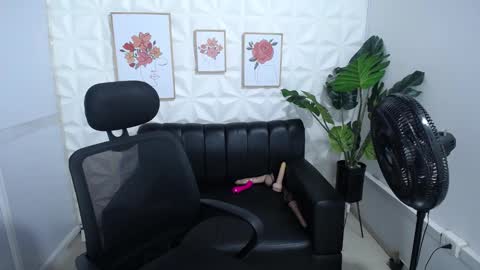 Valentina  online show from February 2025 01:52:02 AM