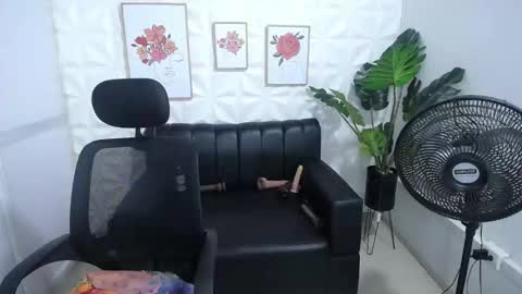 Valentina  online show from February 2025 09:27:02 PM