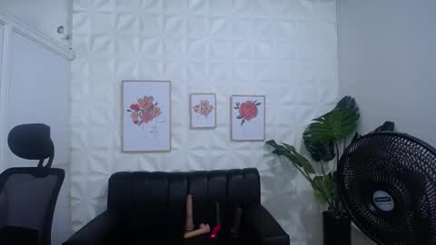 Valentina  online show from February 2025 11:00:02 PM