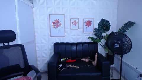 Valentina  online show from September 2025 10:20:01 PM