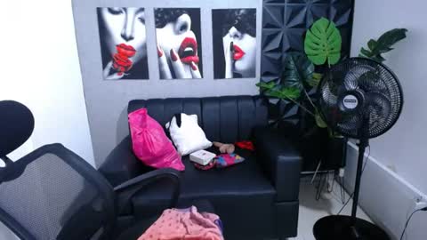 Snapshot of valentina_mature chatting on June 2026 11:18:02 PM Valentina online show from June 2026 11:18:02 PM
