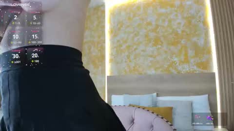 Valentina  online show from December 2025 11:50:02 AM