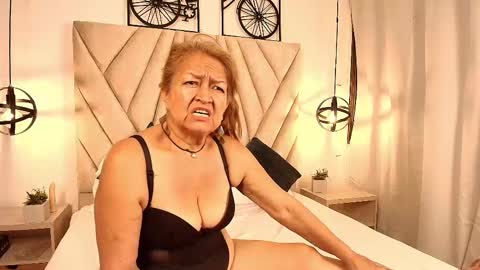 Ana online show from February 2025 10:19:02 PM