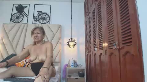 Ana online show from March 2025 11:04:02 PM