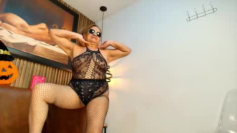 Ana online show from October 2025 12:02:01 PM