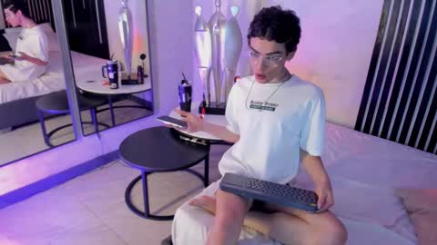 valentinaguerra1 online show from October 2025 07:33:01 AM