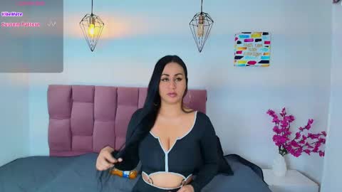 Snapshot of valentinajaramilloo chatting on June 2026 01:37:01 PM ValentinaJaramilloo online show from June 2026 01:37:01 PM