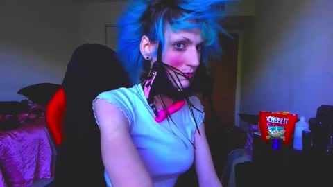 Tina Bates online show from September 2025 12:38:02 PM