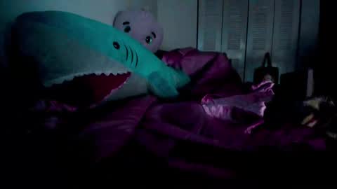 Tina Bates online show from September 2025 07:04:01 PM