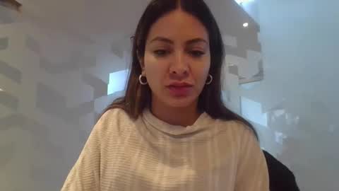 Snapshot of valentinaseleni24 chatting on May 2026 02:01:01 PM valentinaseleni24 online show from May 2026 02:01:01 PM