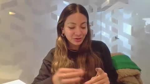 Snapshot of valentinaseleni24 chatting on May 2026 02:56:01 PM valentinaseleni24 online show from May 2026 02:56:01 PM