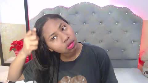 valentina vega online show from November 2025 03:01:02 AM