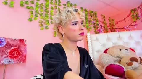 Snapshot of valentinee_xo chatting on July 2026 12:11:01 PM valentinee_xo online show from July 2026 12:11:01 PM