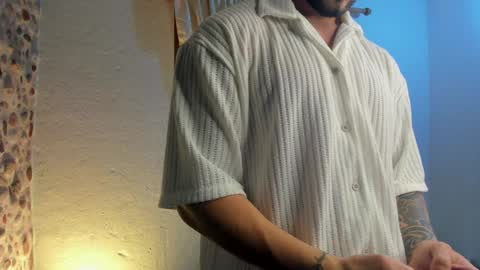 Snapshot of valentino2201 chatting on December 2024 11:49:01 PM valentino online show from December 2024 11:49:01 PM
