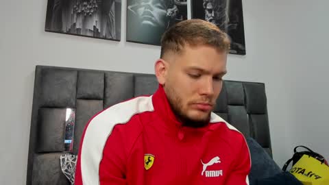 Valentino Ferrari online show from December 2024 02:17:02 AM