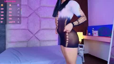 valentino moon online show from December 2025 02:53:01 AM