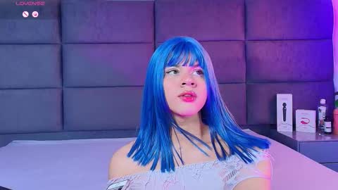 valentino moon online show from January 2026 02:50:01 AM