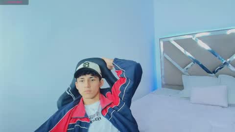 valentino_rey online show from April 2026 12:06:02 PM