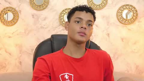 valentino_thompson online show from September 2025 07:36:01 PM