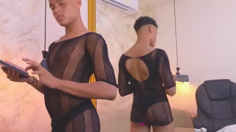 valentino_thompson online show from October 2025 08:50:02 PM