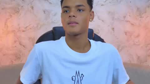 valentino_thompson online show from October 2025 08:17:02 PM