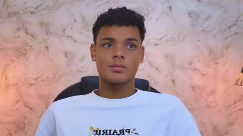 valentino_thompson online show from October 2025 07:35:02 PM