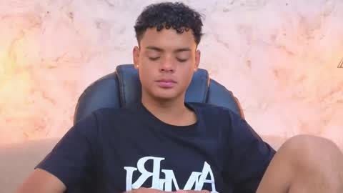 valentino_thompson online show from October 2025 07:58:02 PM