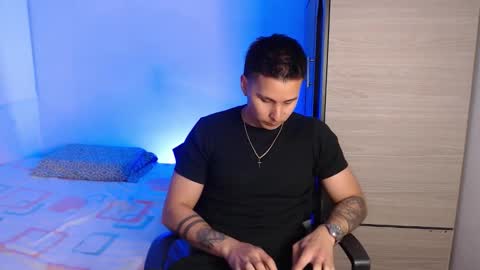 VALENTINO online show from November 2025 09:48:02 PM