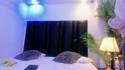 valeri_tafur online show from December 2025 11:04:01 AM