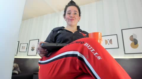 Snapshot of valeriaa_soler chatting on January 2025 07:44:02 PM Valeria online show from January 2025 07:44:02 PM