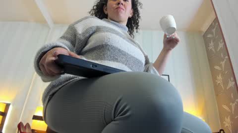 Snapshot of valeriaa_soler chatting on January 2025 12:37:01 PM Valeria online show from January 2025 12:37:01 PM