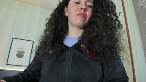 Snapshot of valeriaa_soler chatting on February 2025 01:01:01 PM Valeria online show from February 2025 01:01:01 PM