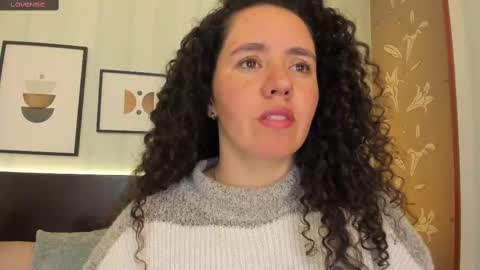 Snapshot of valeriaa_soler chatting on February 2025 12:16:02 PM Valeria online show from February 2025 12:16:02 PM