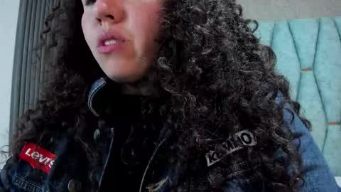 Snapshot of valeriaa_soler chatting on September 2025 06:09:02 PM Valeria online show from September 2025 06:09:02 PM