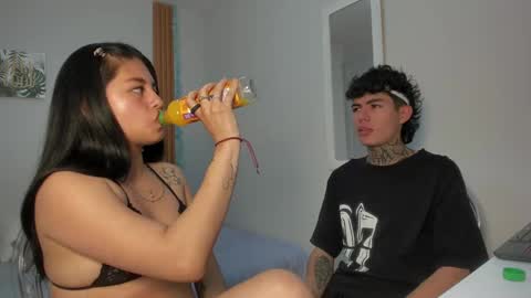 valeria and aaron online show from September 2025 01:14:02 PM