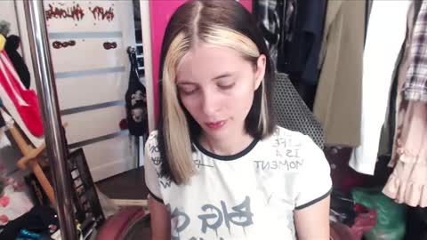 ValeriaXKiss online show from February 2025 09:56:01 AM