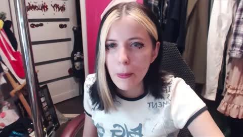 ValeriaXKiss online show from February 2025 06:08:02 PM