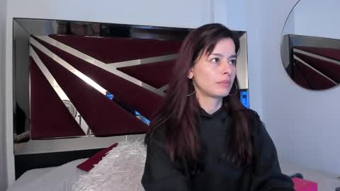 valeriemattson_ online show from October 2025 02:26:01 PM