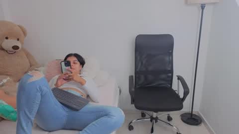 Juli C online show from October 2025 12:44:02 AM