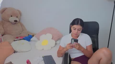 Juli C online show from October 2025 01:08:02 AM