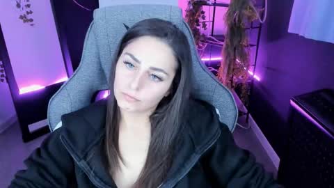 Valerie online show from October 2025 04:51:01 PM