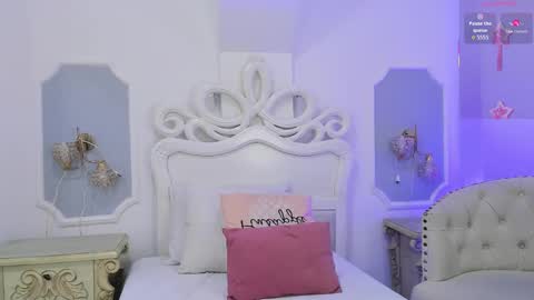   online show from October 2025 12:03:01 PM