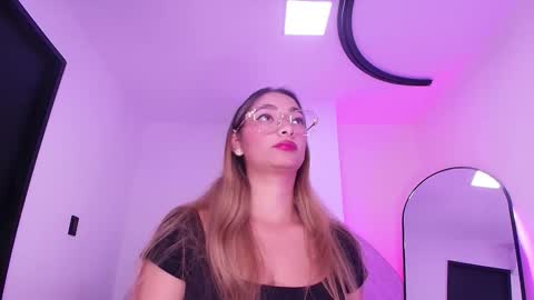 Valeryn online show from December 2025 03:11:02 AM