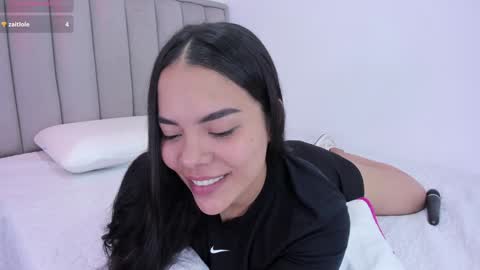 Cris  online show from January 2025 05:08:01 PM