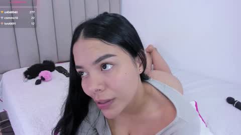 Cris  online show from February 2025 08:11:02 PM