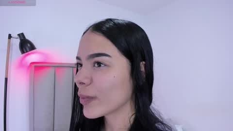 Cris  online show from December 2025 03:15:01 AM